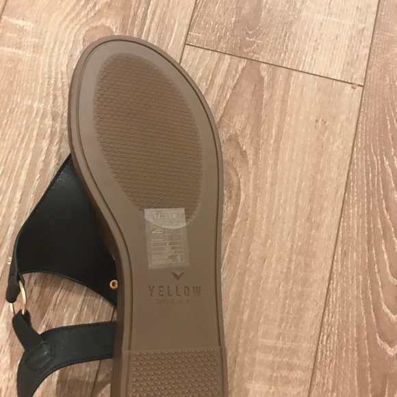 Shoes/sandals - Picture 2 of 2